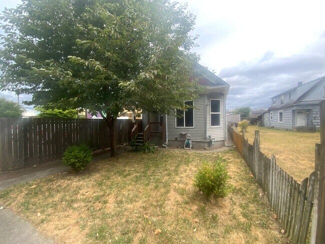 Newly Remodeled Tacoma Gem - Modern Comfor... - Newly Remodeled Tacoma Gem - Modern Comfor... House