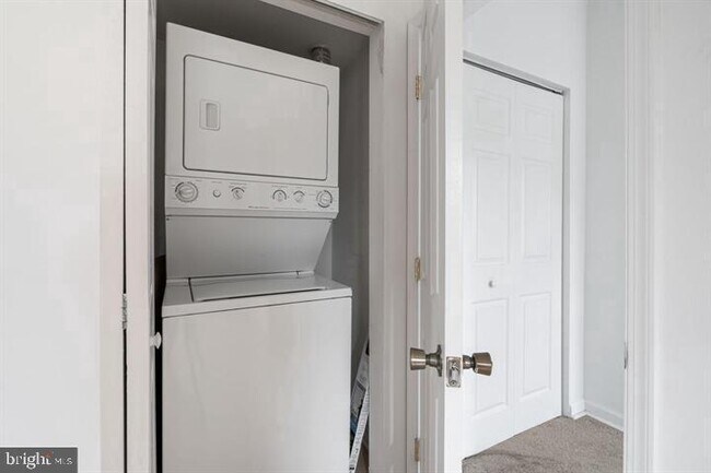 Photo - 909 S 20th St Unit 3