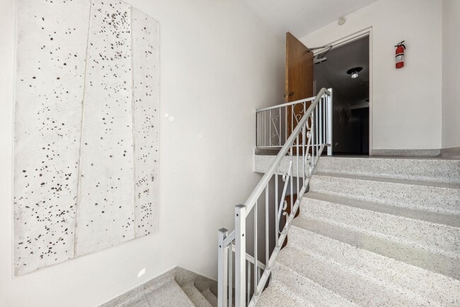 Photo - 7055 Hampton Ave Unit #201