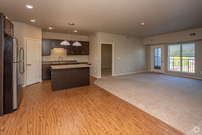 3BR, 2BR - 1,610SF