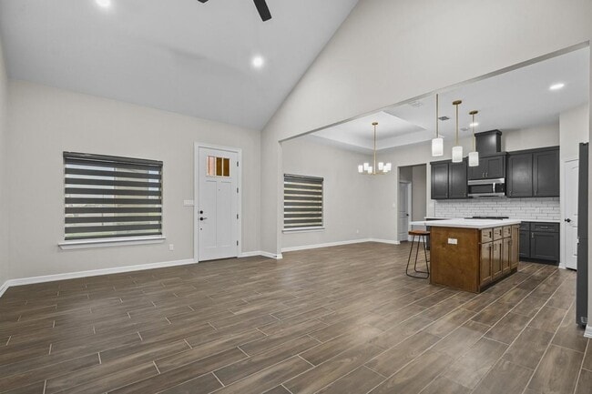 1613 W Broome St Unit 3