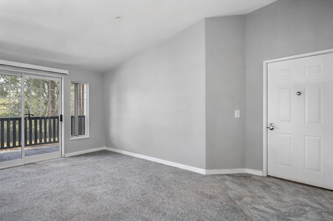 Photo - 2-Bedroom Condo with Vaulted Ceilings and Community Amenities in Everett