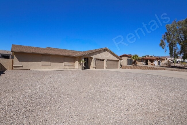 3275 Baysinger Dr