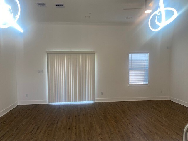 Photo - 4539 Rosemont St