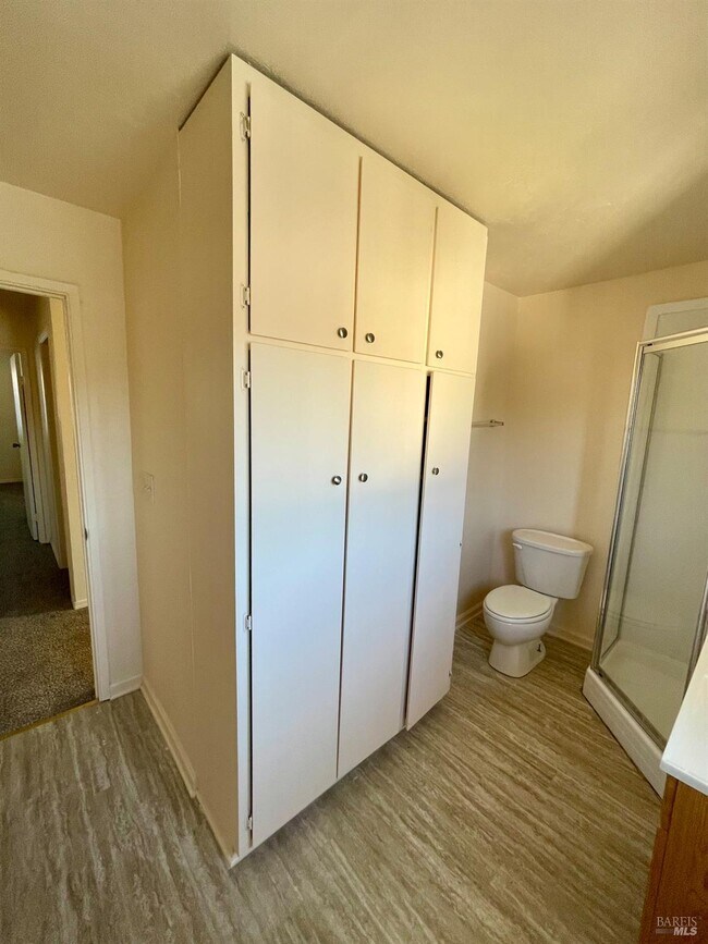 Photo - 226 E J St Unidad 4