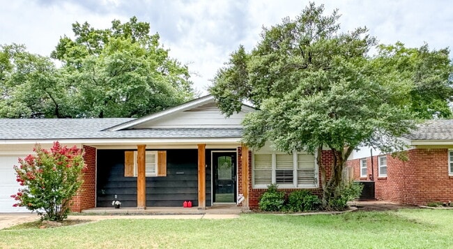 3/2/2 with lots of updates! - 3/2/2 with lots of updates! Apartment