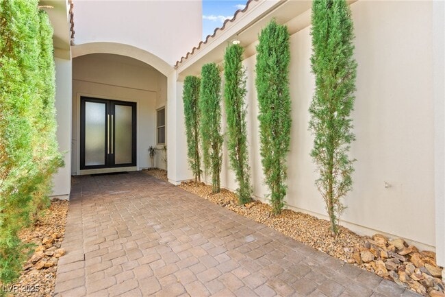 Photo - 2640 Mirabella St