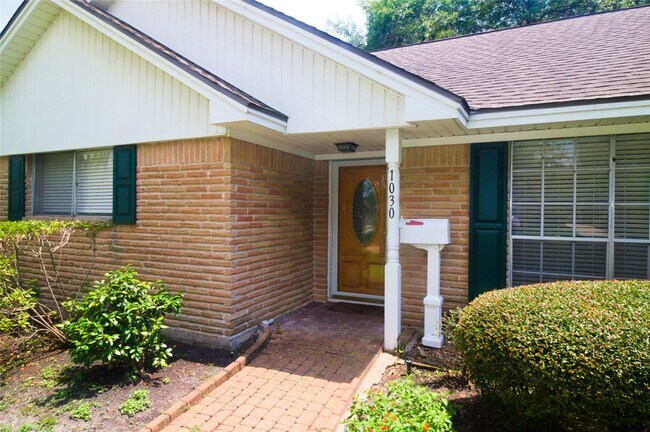 Photo - 1030 Montour Dr