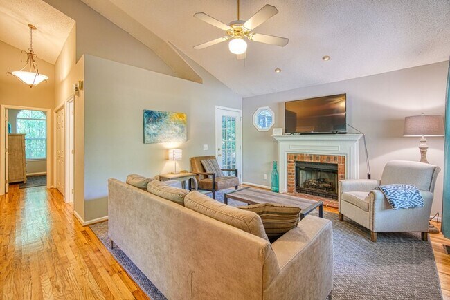 Photo - Adorable 2 BR, 2 BA Home - Greater North Main Area, Greenville