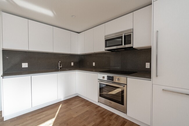 Building Photo - 56 Eccleston Drive Unit 413