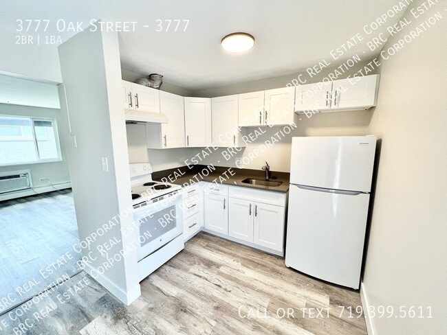 Photo - 3777 Oak St Unit 3777