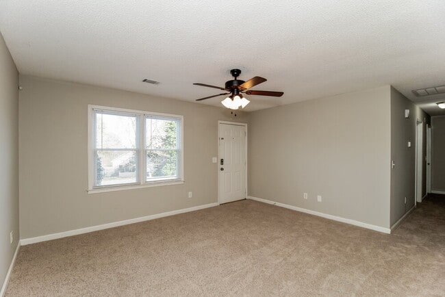 Photo - 13 Habersham Cir NE