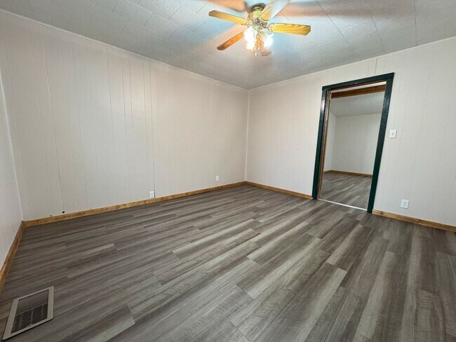 Photo - 3 Bedroom House, Clinton