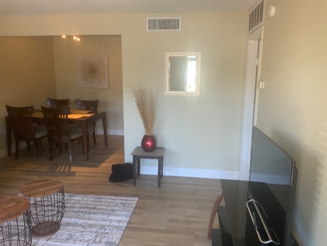 Photo - 555 S Royal Crest Cir