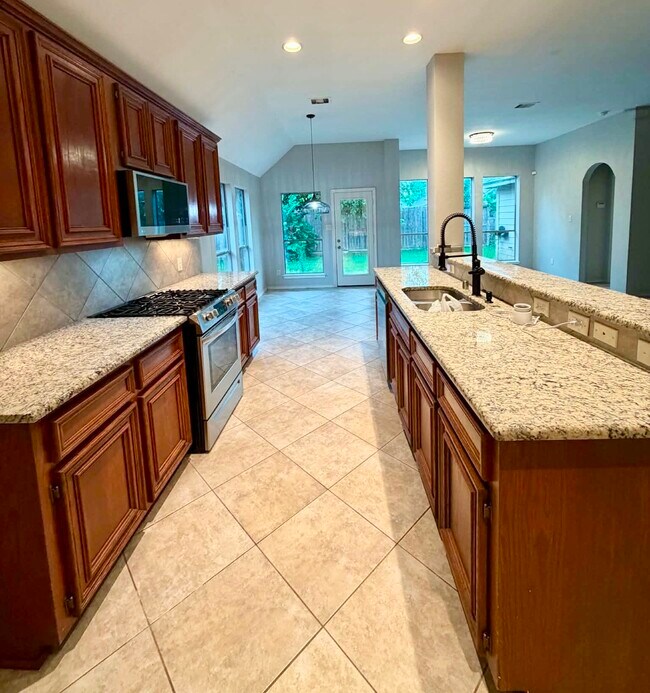5607 Wagon Wheel Ln