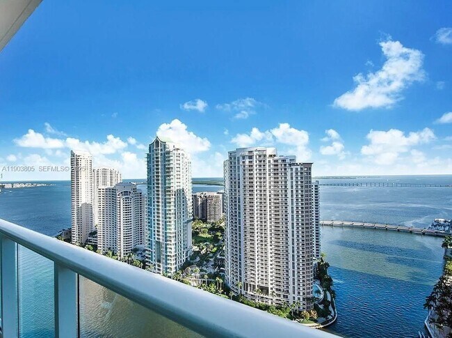 Building Photo - 300 S Biscayne Blvd Unit L-1208