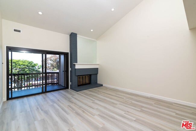 Photo - 8515 Falmouth Ave Unit 422
