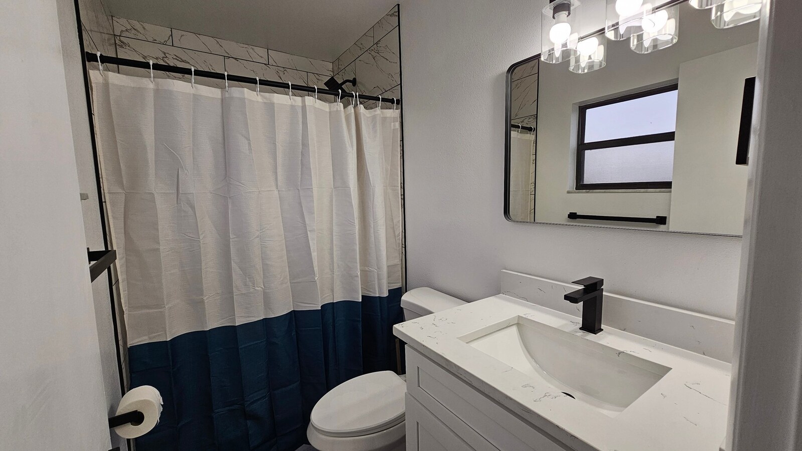 Photo - 10950 Fernando St