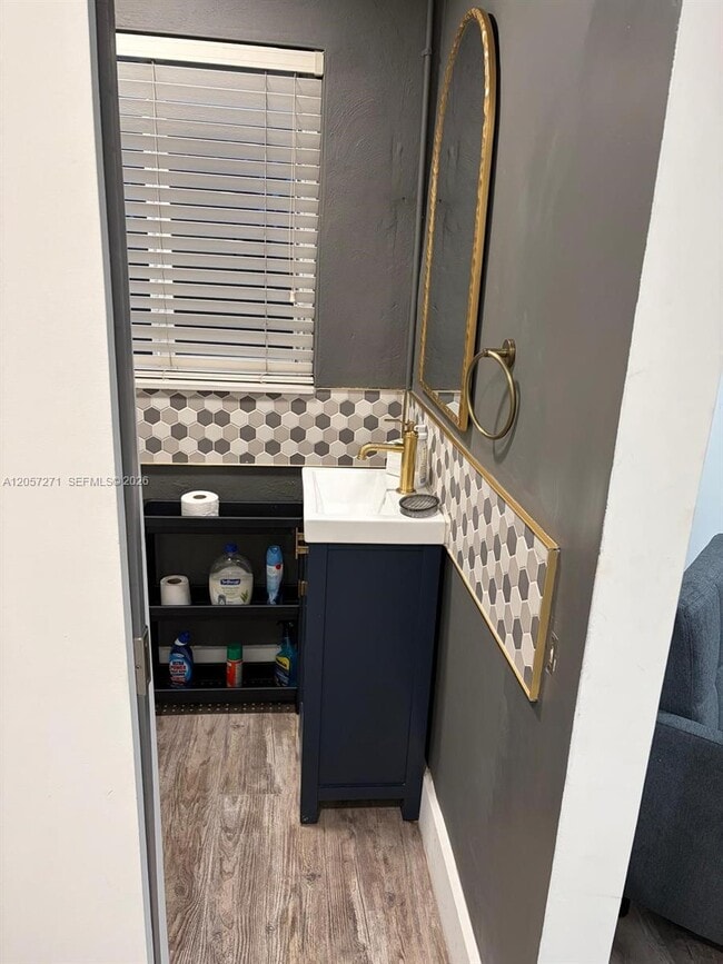 Photo - 840 NE 159th St Unit 1