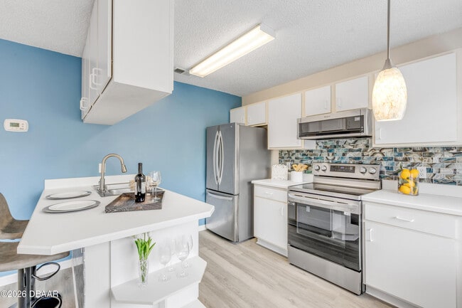 Building Photo - 1601 Big Tree Rd Unit 807