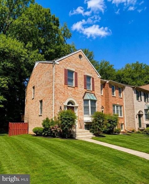 Building Photo - 10651 Pine Haven Terrace