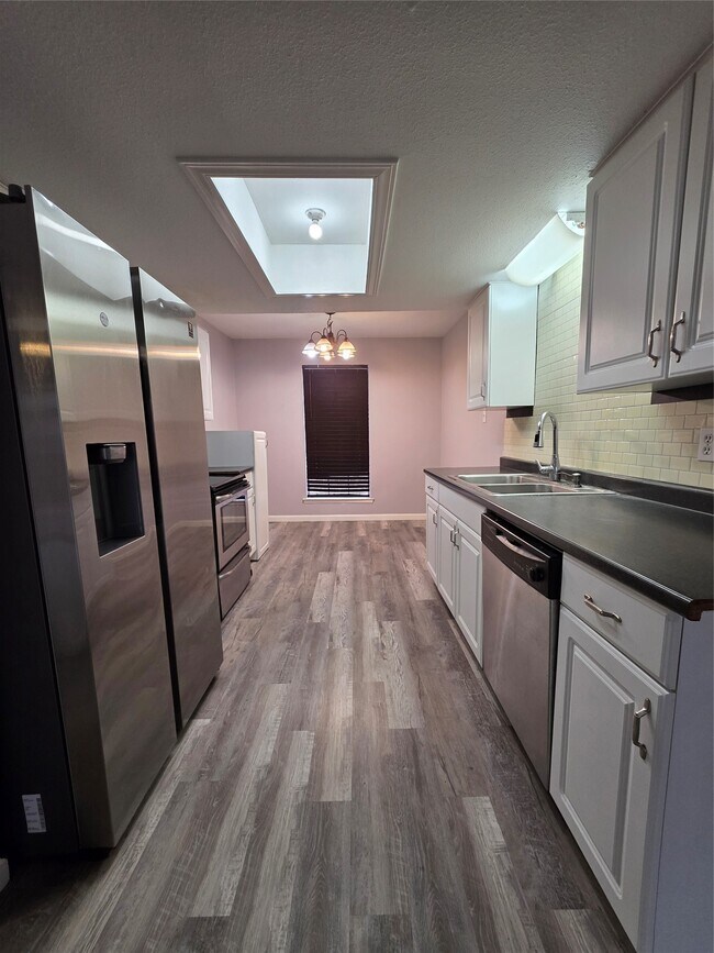 Photo - 9611 Jaywood St