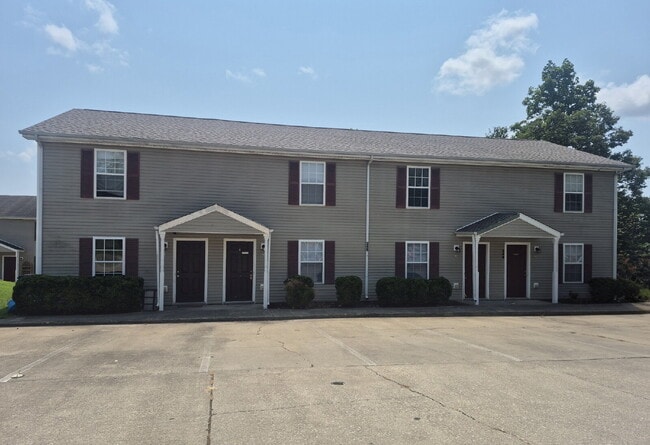 Building Photo - 248-2B EXECUTIVE AVE, CLARKSVILLE, TN 37042