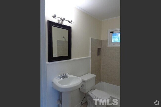 Building Photo - 426 Lakeland st Unit A Rental