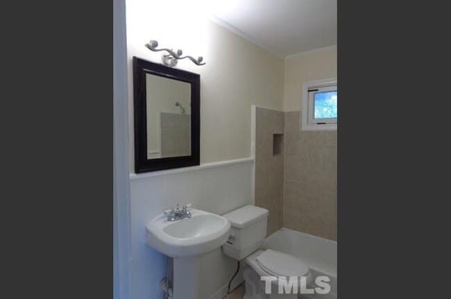 Photo - 426 Lakeland st Townhome