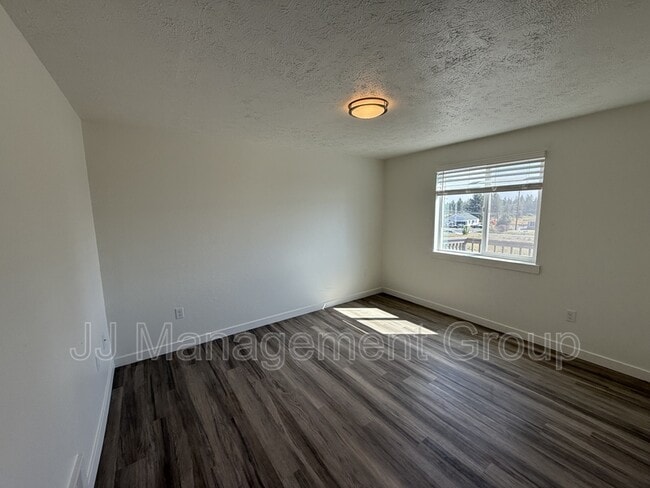 Photo - 1231 2nd St Unidad Webster Apartments