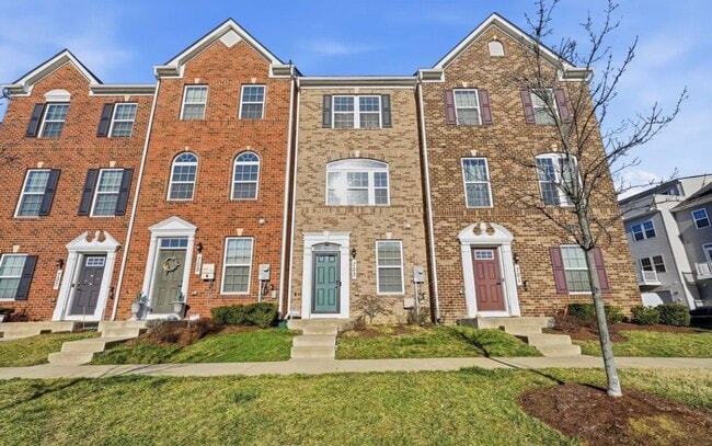 Building Photo - 703 Sky Bridge Dr