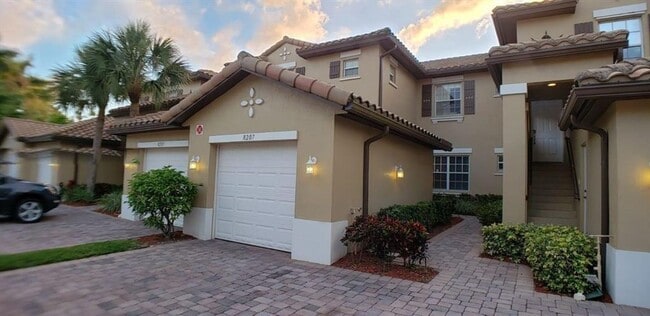 Photo - 8207 NW 128th Ln
