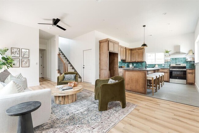 Photo - 1005 N Kelham Ave