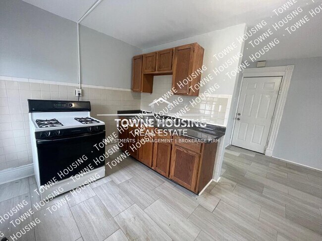 Photo - 238 Amherst St Unit Upper Front