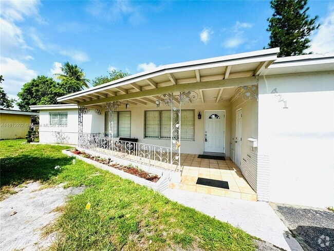 Building Photo - 421 SW 31st Ave Rental