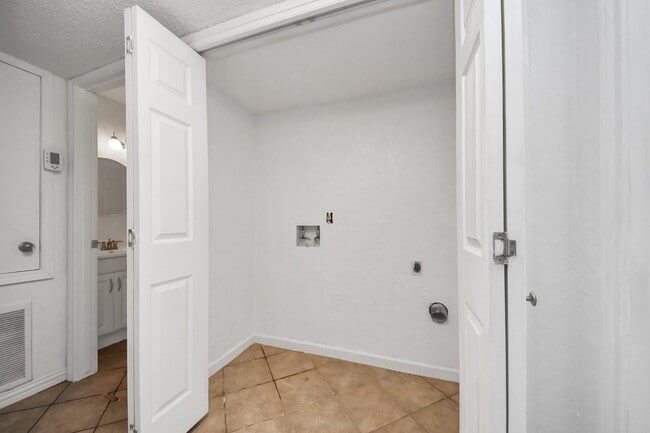 Photo - 17331 Red Oak Dr Unit 55