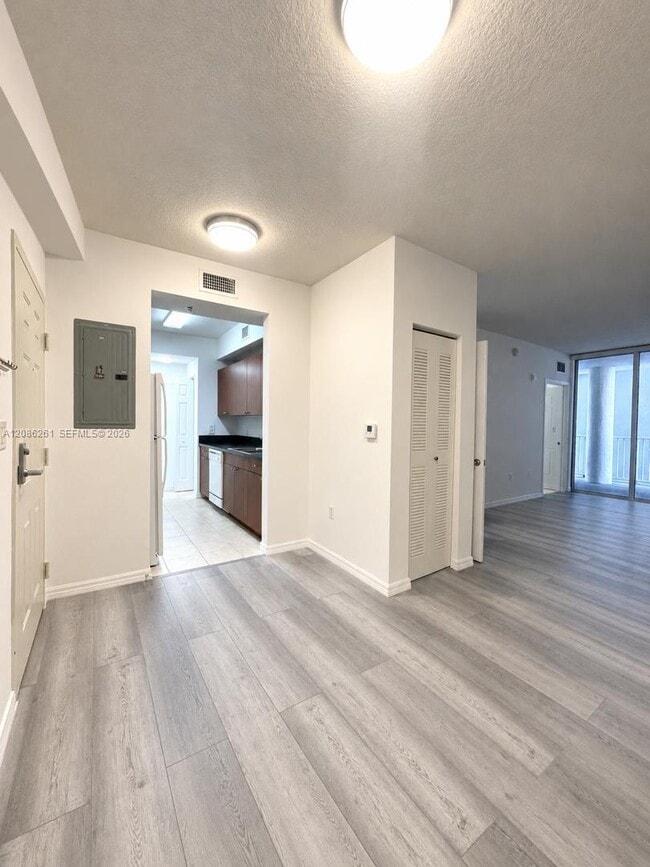 115 SW 11th St Unit 704