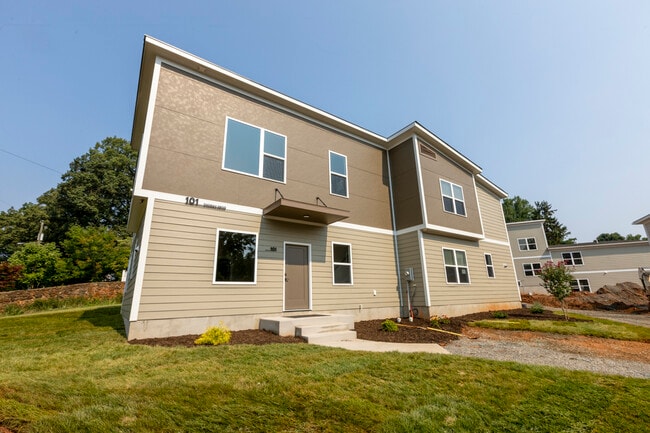 Shamrock Village - Shamrock Village Apartments