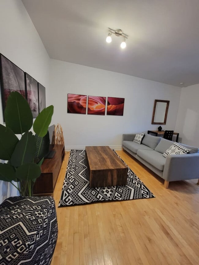 Building Photo - 4072 R. Drolet