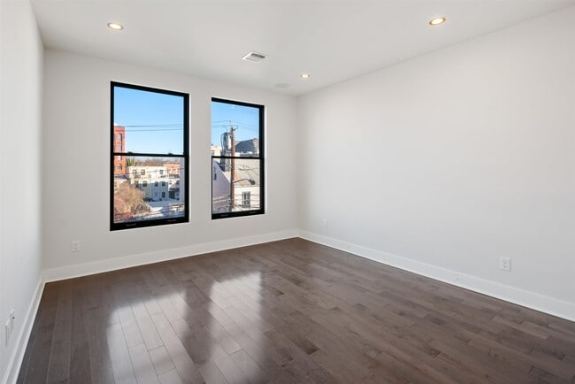Photo - 227 4th St Unit 302