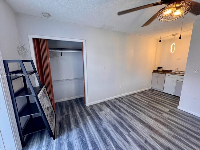 Photo - 1158 NW 34th Ave Unit 2