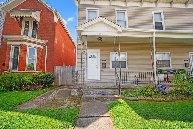 Photo - 419 Oak St