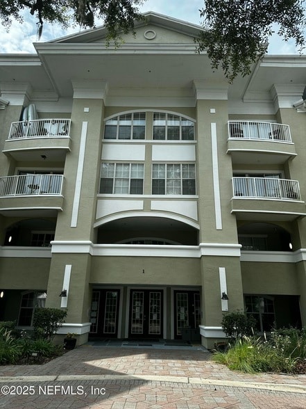 Building Photo - 8290 Gate Pkwy W Unit 182 Rental