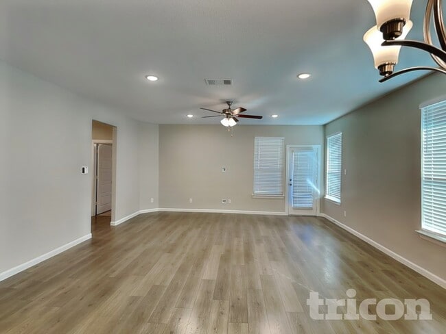 Photo - 540 Hazeltine Rd