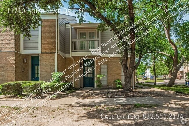 Building Photo - 11710 Southlake Dr Rental
