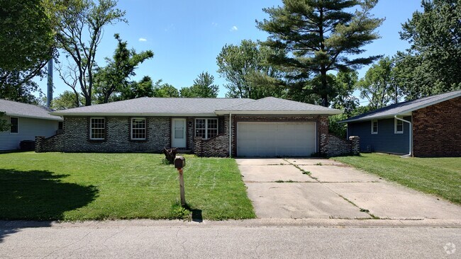 Building Photo - 421 Woodland Dr Rental