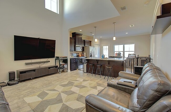 Photo - 35 Perlieu Ct