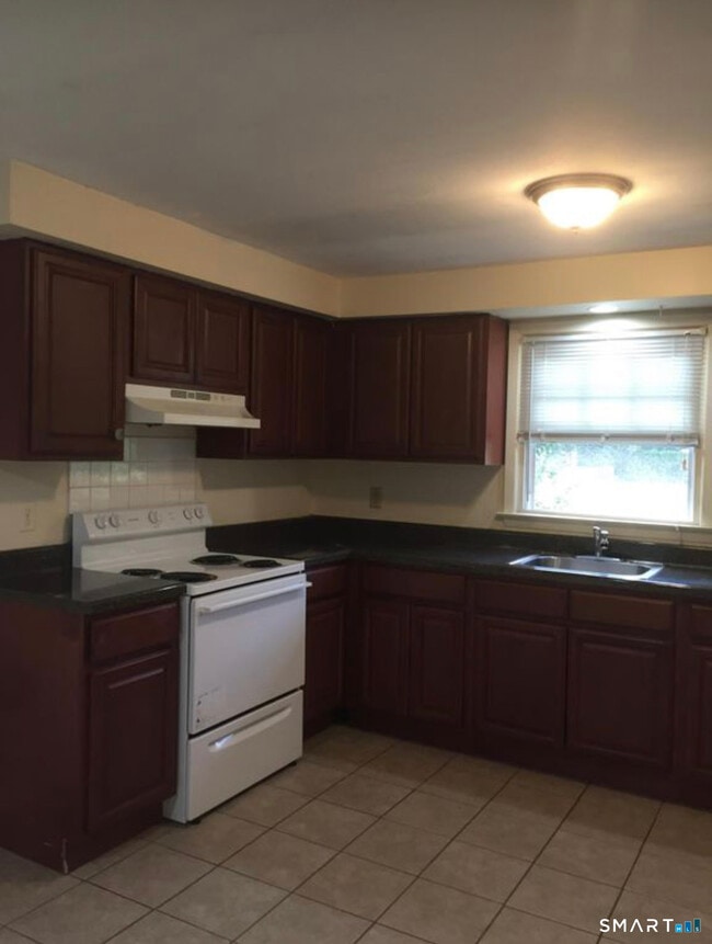 Photo - 27 Manila Ave