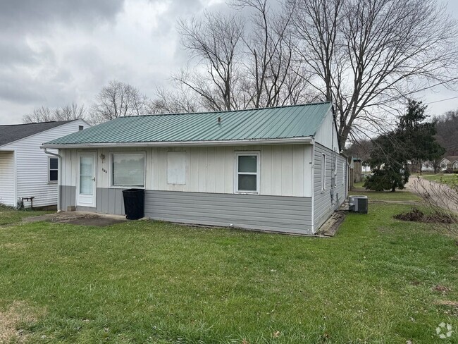 Building Photo - South Parkersburg Single Story with Garage Rental