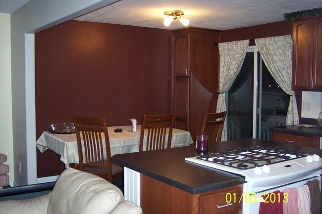 Photo - 1018 E 9400 S